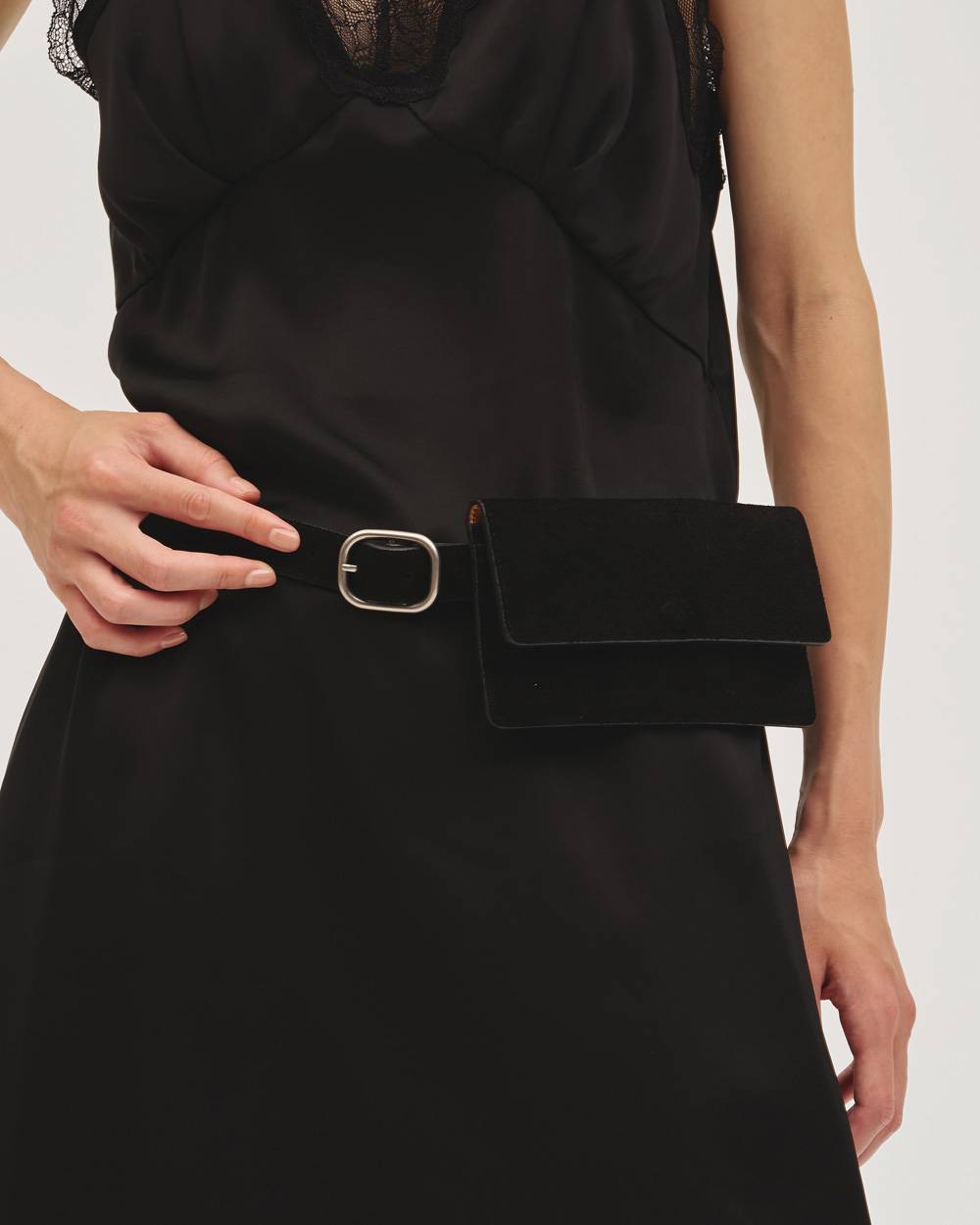 Suede Belt Pouch Suede Belt Pouch,スエードベルトポーチ,82621016,ベルトポーチ,レザーポーチ,スエードポーチ,ポーチ,バッグ,鞄,アクセサリー,アクセサリー,lifes,ライフ