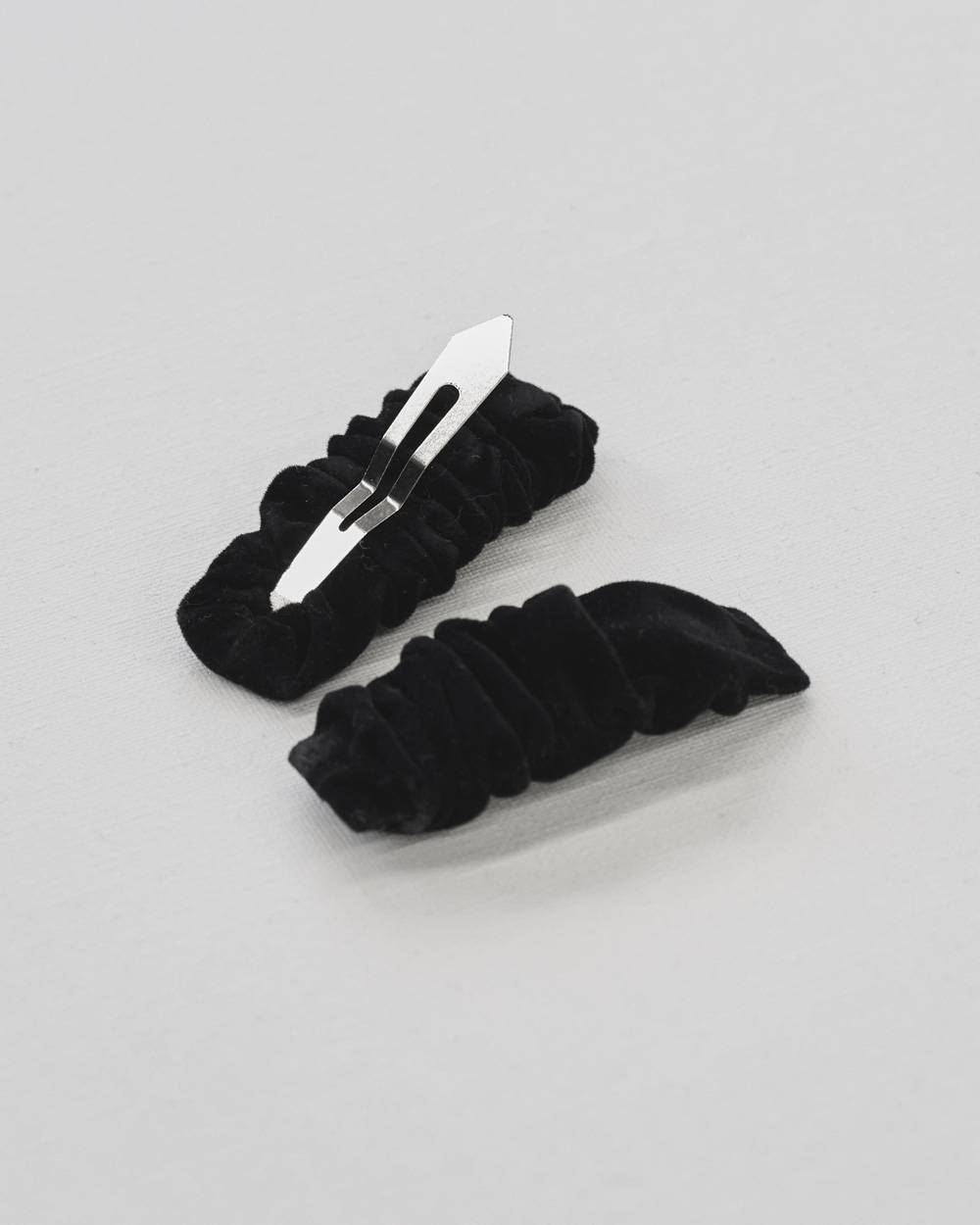 Gathered Velvet Barrette Gathered Velvet Barrette,ギャザーベルベットバレット,82621025,バレット,ベルベットバレット,ヘアピン,ヘッドアクセサリー,アクセサリー,lifes,ライフズ,LIFE’s